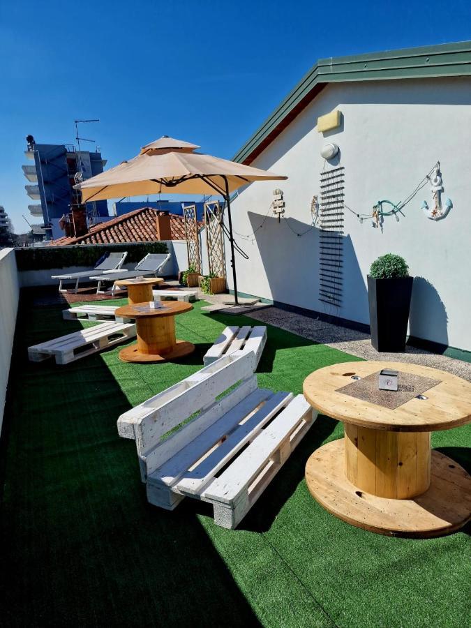 Hotel Orchidea Lignano Sabbiadoro Extérieur photo