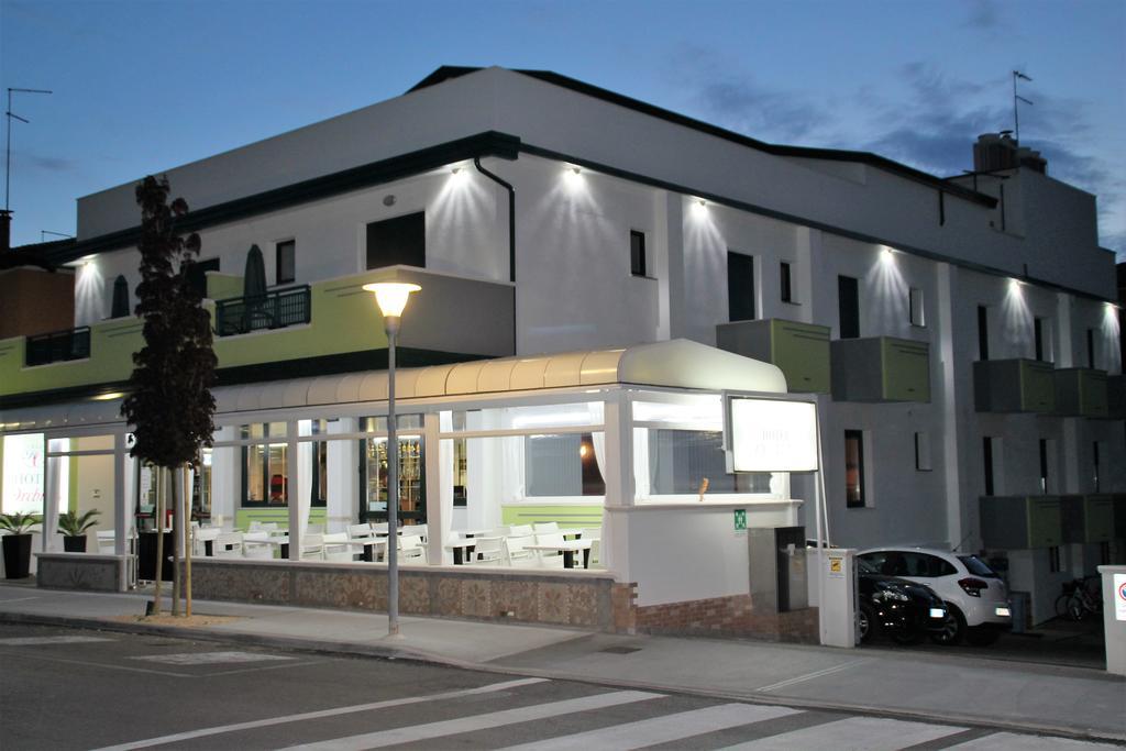 Hotel Orchidea Lignano Sabbiadoro Extérieur photo